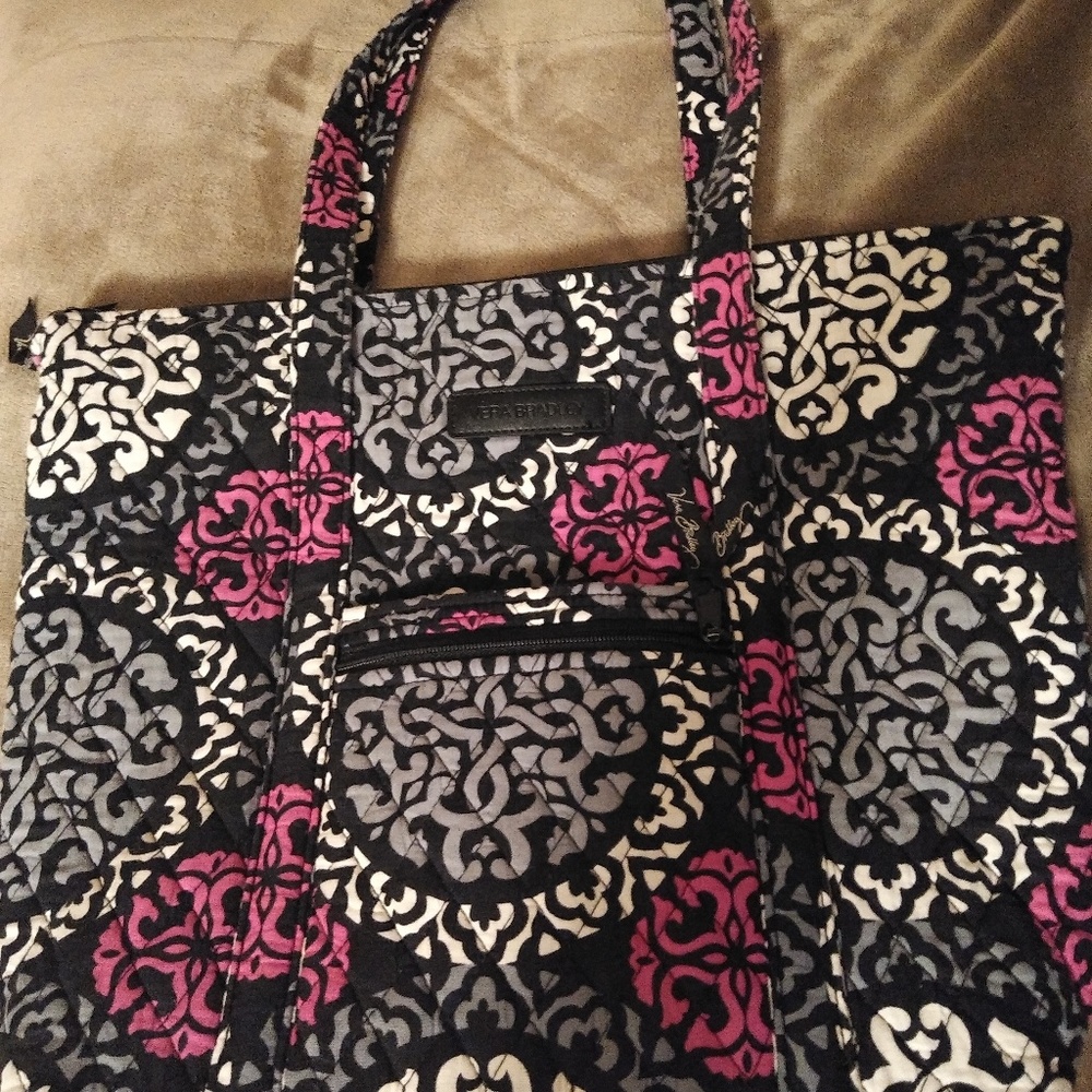 Vera Bradley tote bag.